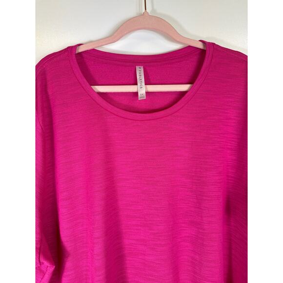 Fabletics Classic Tee, Womens, 3X - Picture 4 of 7